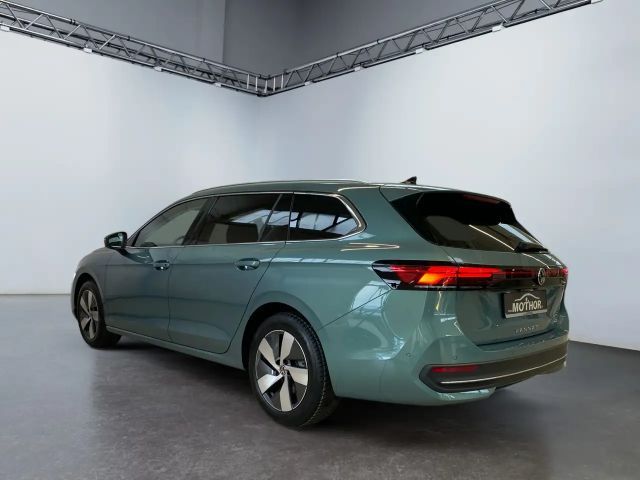 Volkswagen Passat 1.5 eTSI Business