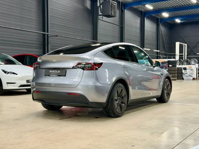 Tesla Model Y AWD Long Range