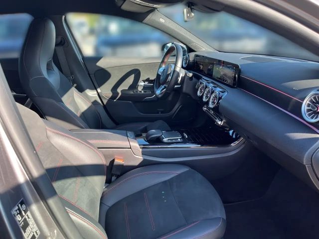 Mercedes-Benz A 180 AMG Line