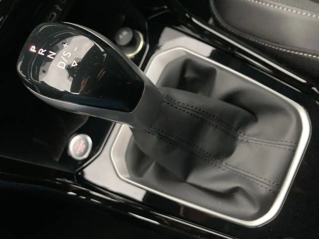 Volkswagen T-Roc 1.5 TSI DSG R-Line