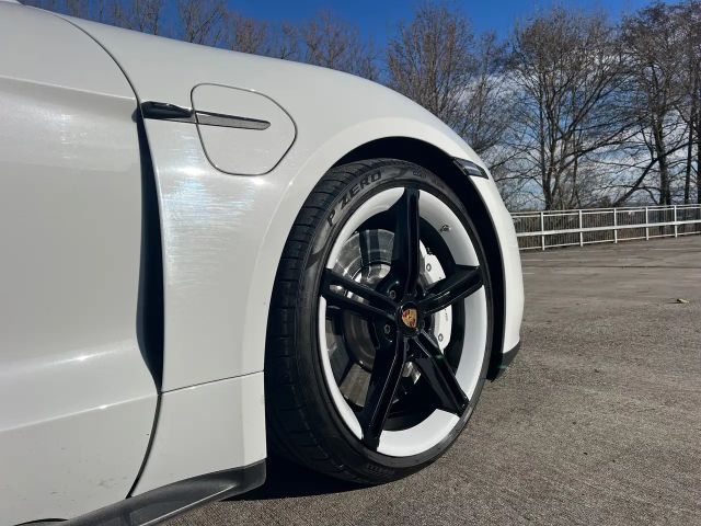 Porsche Taycan Performance Plus