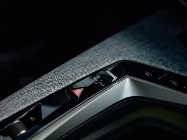 Peugeot 5008 Elektrisch 210 PK | 7-zit | Camera | Navi | Air...