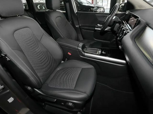 Mercedes-Benz B 200 KAMERA+CARPLAY+SPURHALTE+PDC+MBUX+LED+17"