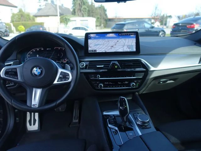 BMW 530 530e M-Sport Sedan xDrive