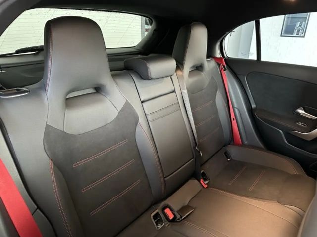 Mercedes-Benz A 35 AMG 4MATIC AMG Line