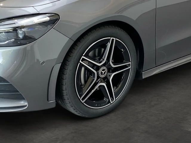 Mercedes-Benz B 200 AMG Line Sedan