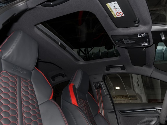 Audi RS3 Quattro S-Tronic Sedan