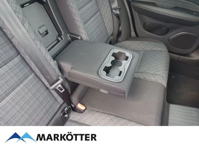 Volvo V60 AWD Core Recharge T6