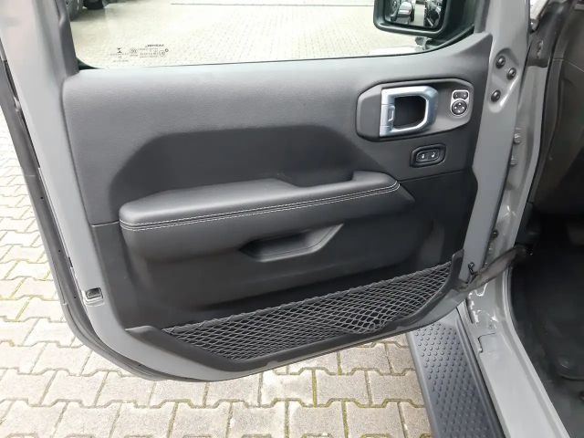 Jeep Wrangler Sahara