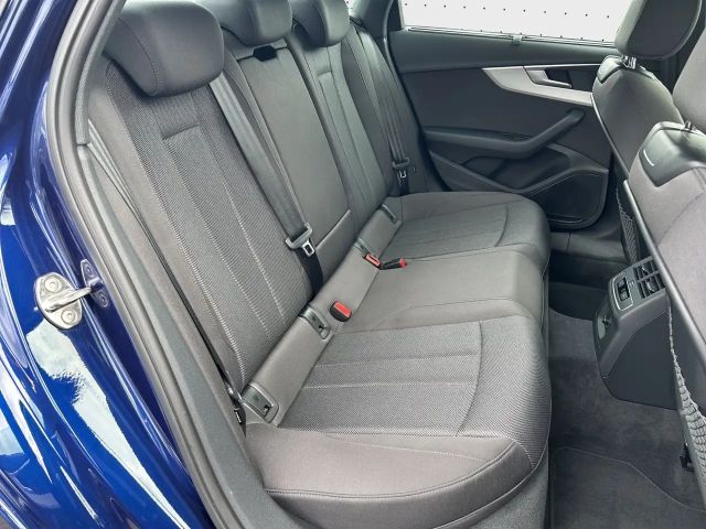 Audi A4 40 TFSI S-Line S-Tronic Sedan