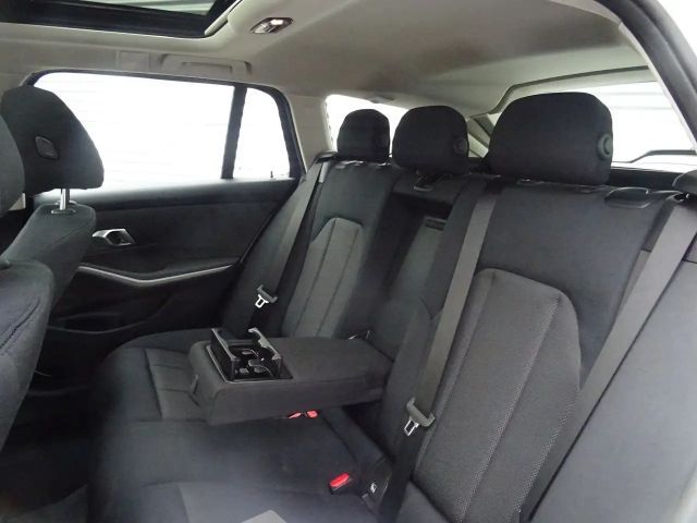 BMW 320 320e Touring