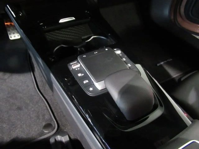 Mercedes-Benz CLA 200 AMG Line Coupé