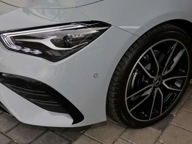 Mercedes-Benz CLA 200 AMG Line Coupé