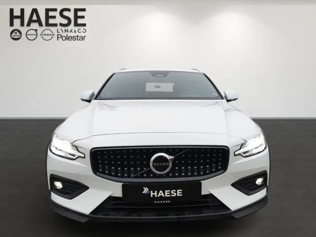 Volvo V60 Cross Country AWD Plus