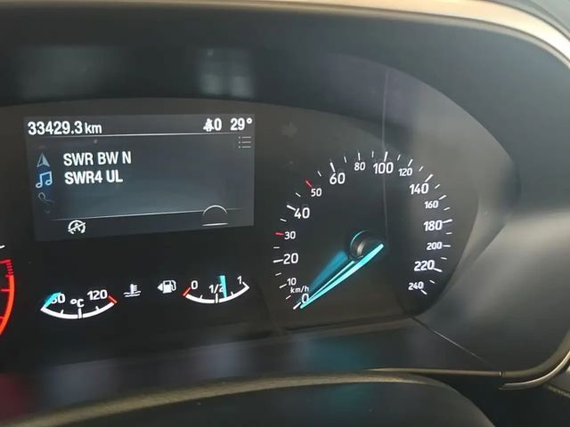 Ford Focus Cool & Connect EcoBoost Wagon