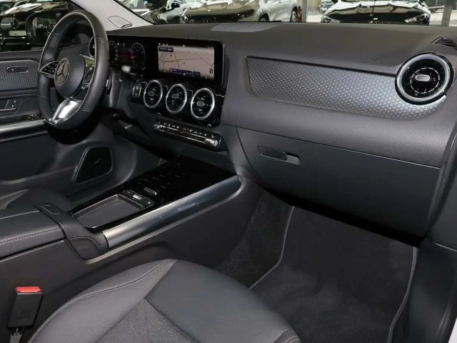 Mercedes-Benz B 200 AHK+PANO+STANDHEIZ+DISTRONIC+360°+18"+HIFI