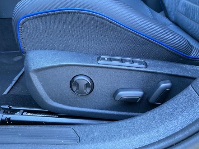 Volkswagen Golf Golf R Performance 2,0 l TSI 4M DSG IQ.Light*ACC