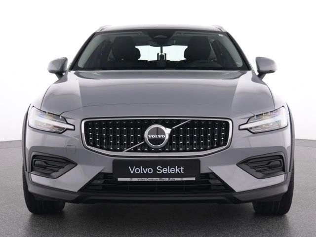 Volvo V60 Cross Country AWD Plus