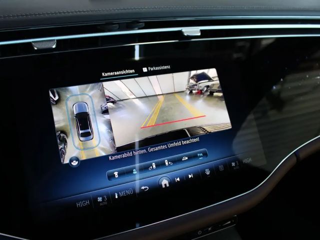 Mercedes-Benz E 200 AMG Line Sedan