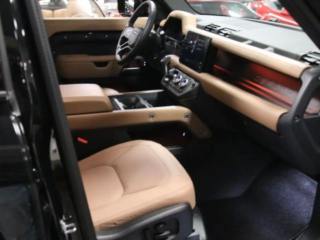 Land Rover Defender 110 D300 Dynamic HSE