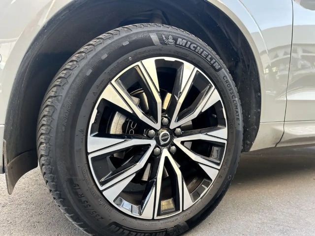 Volvo XC60 AWD Dark Plus