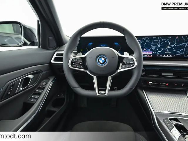 BMW 330 330e xDrive