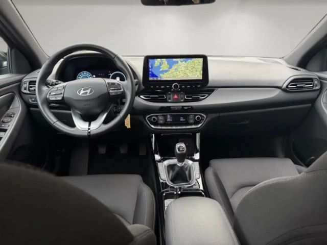 Hyundai i30 Advantage Hybrid T-GDi