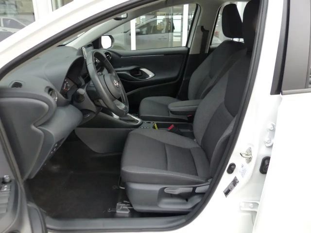 Toyota Yaris Hatchback Hybride Team D