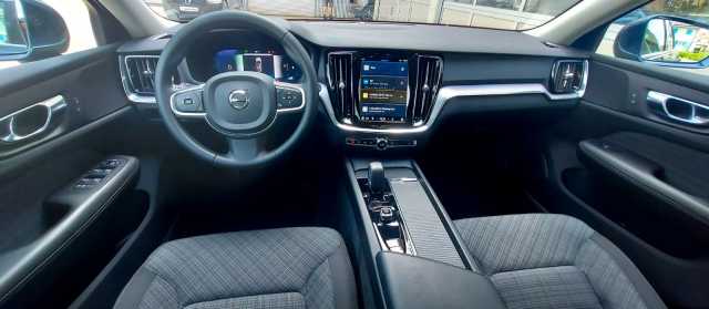 Volvo V60 Core
