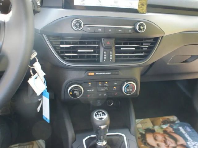 Ford Focus Cool & Connect