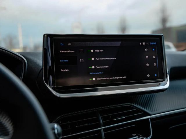 Peugeot 2008 100 PK MT6 | 360° Camera | Keyless | Dodehoekde...