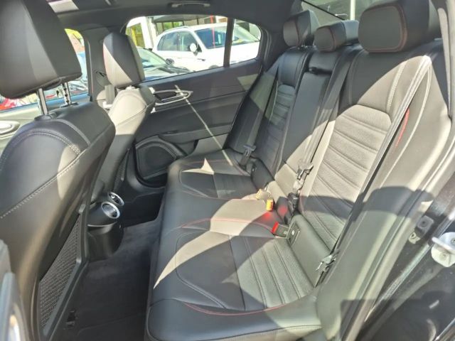 Alfa Romeo Giulia Q4