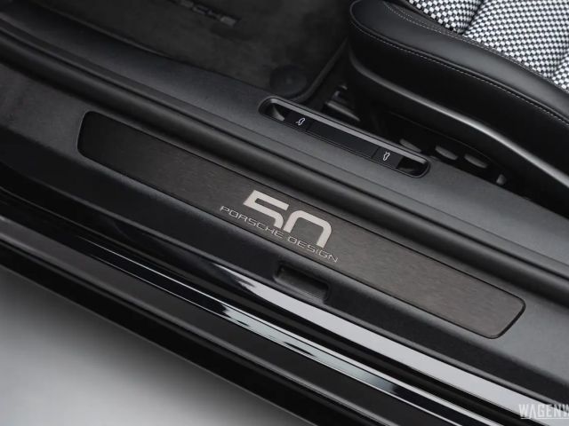 Porsche 992 4 Cabrio GTS Targa