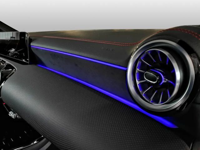 Mercedes-Benz CLA 200 AMG Line Coupé