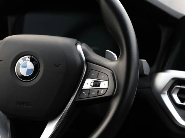 BMW 330 330i Advantage pakket Sedan xDrive