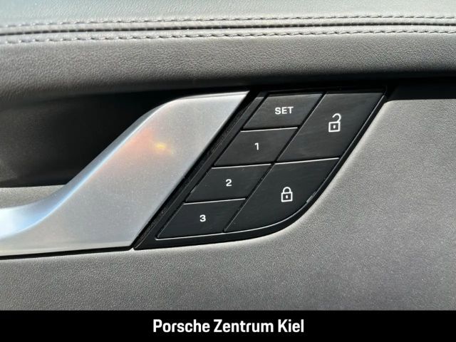 Porsche 992 4S Coupé Targa