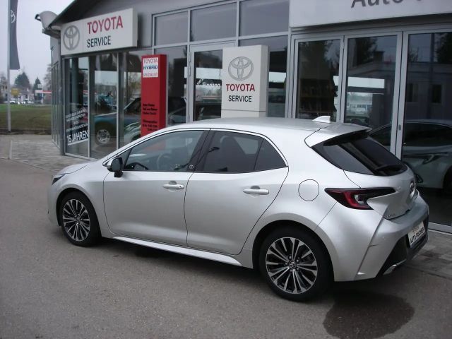 Toyota Corolla Hybride Team D