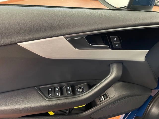 Audi A4 35 TFSI S-Line Sedan