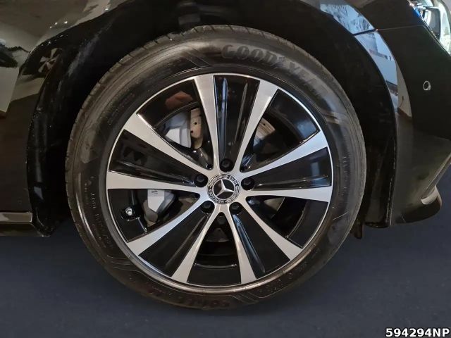 Mercedes-Benz E 300 AVANTGARDE Estate