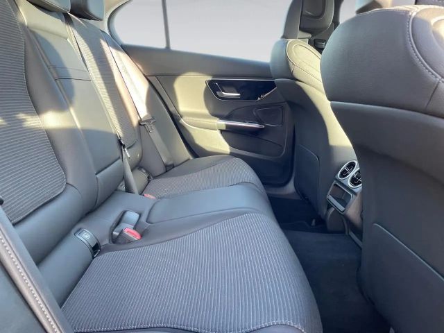 Mercedes-Benz C 180 AVANTGARDE Sedan