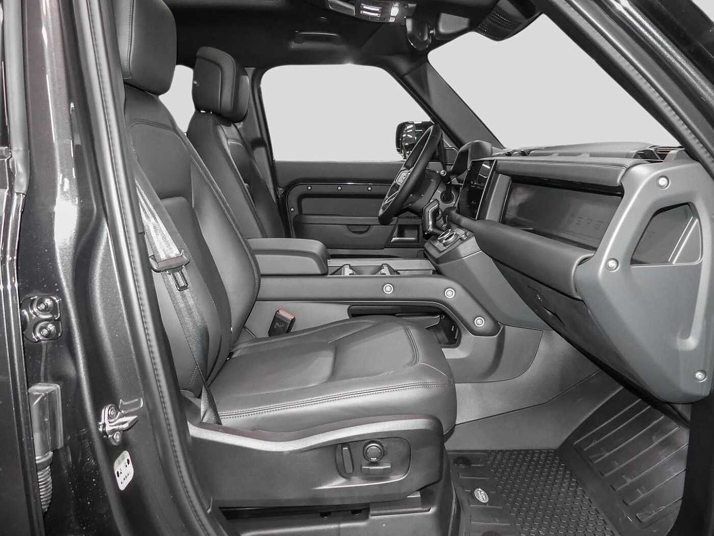 Land Rover Defender 110 Dynamic SE