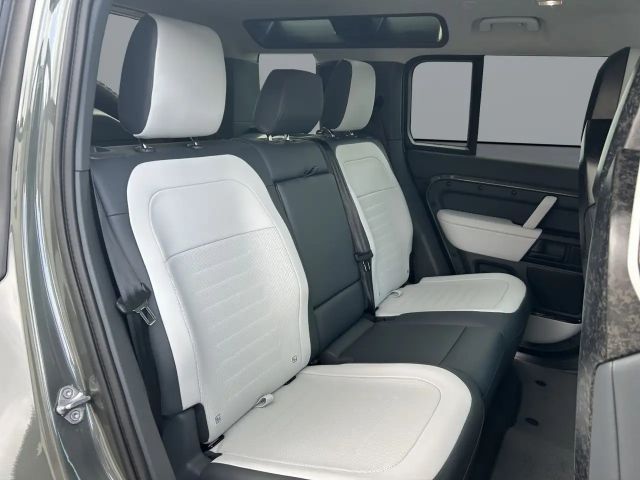 Land Rover Defender 110