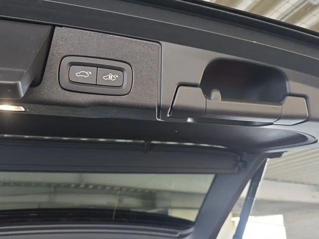 Volvo XC60 AWD Dark Plus