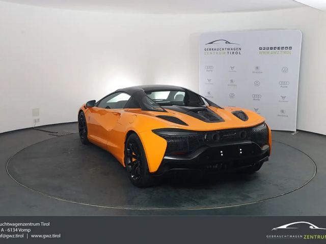 McLaren Artura Spider