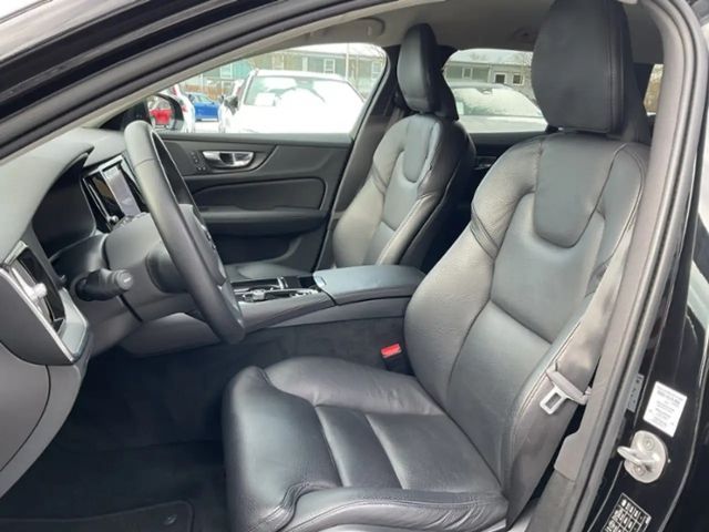 Volvo V60 AWD Dark Plus T6