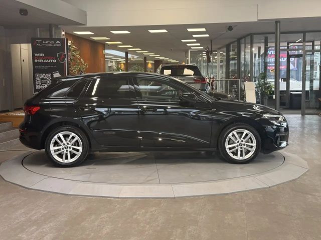 Audi A3 40 TFSI Hybride S-Line Sedan