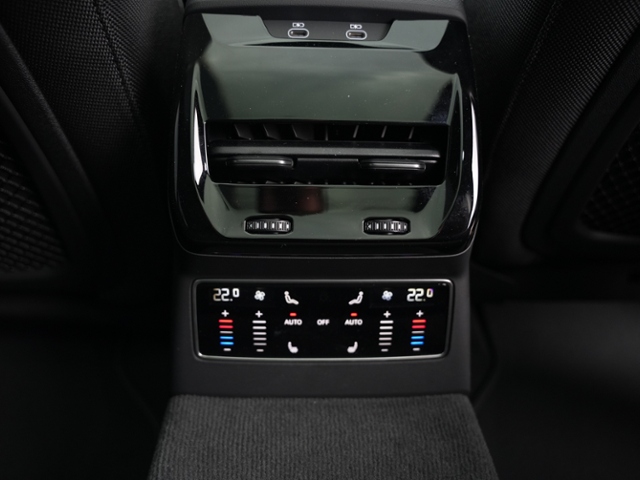 Audi A6 Avant Quattro S-Tronic