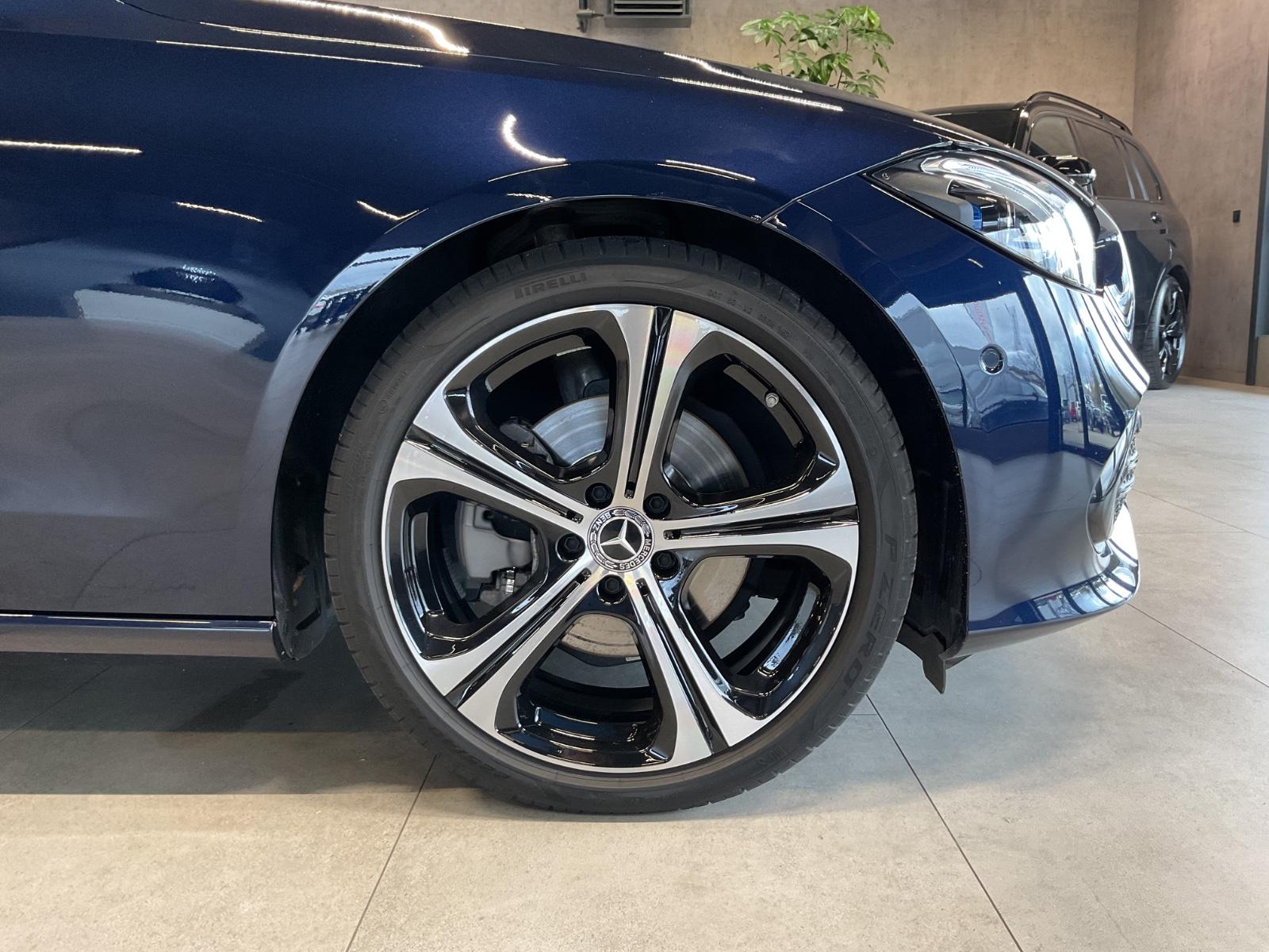 Mercedes-Benz C 200 AVANTGARDE Sedan