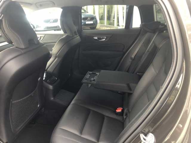 Volvo V60 AWD Dark Hybrid Plus T6