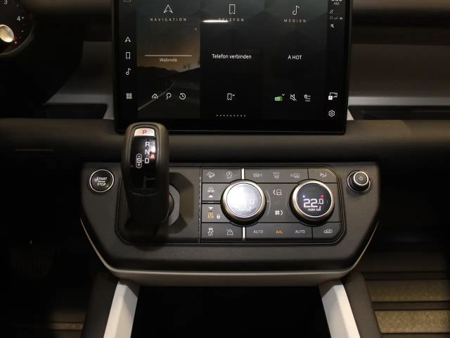 Land Rover Defender 110 D300 Dynamic SE